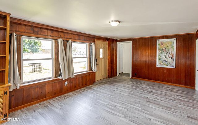 210 E Poe Road, Bowling Green, OH 43402