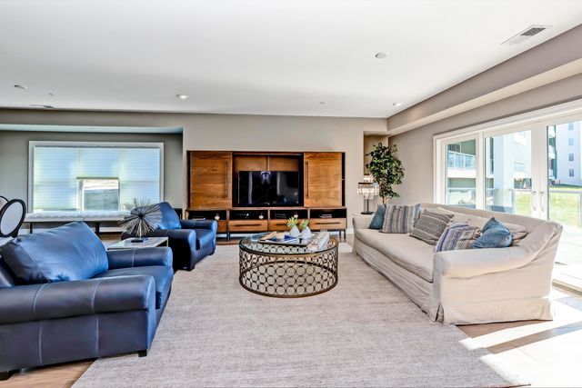 5189 Highpointe Lakes Drive, 8205, Westerville, OH 43081