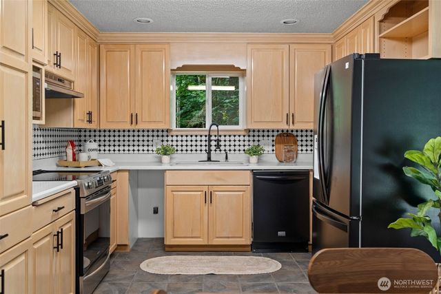 4562 SE Burley Olalla Road, Olalla, WA 98359