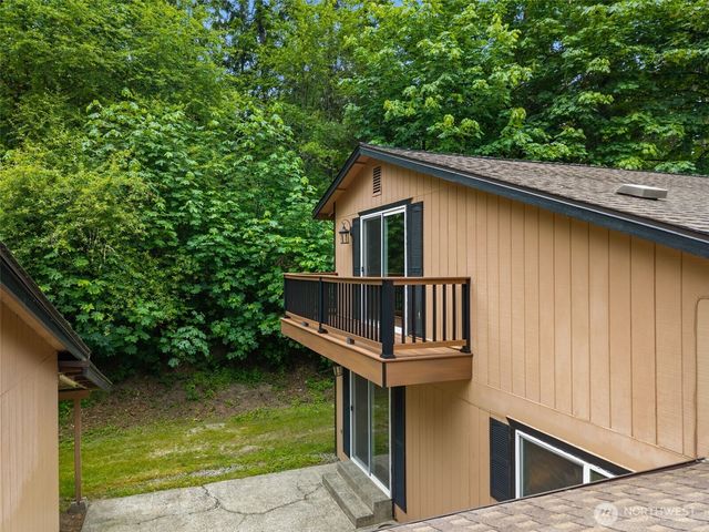 4562 SE Burley Olalla Road, Olalla, WA 98359