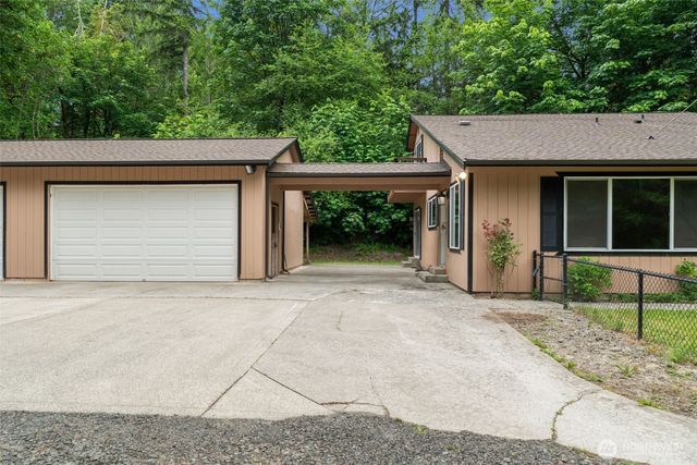 4562 SE Burley Olalla Road, Olalla, WA 98359