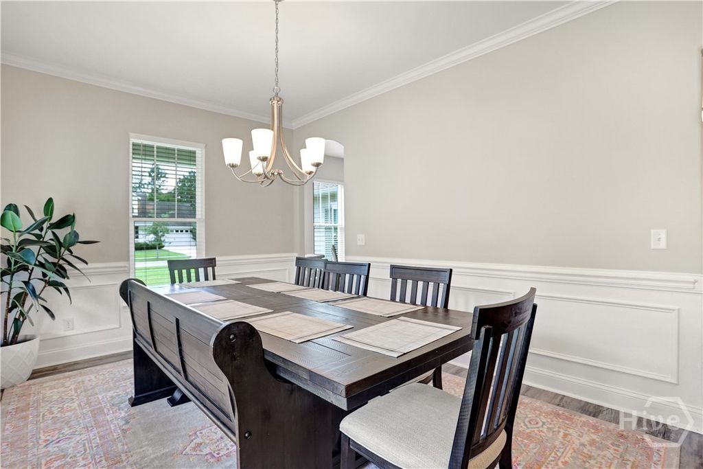 Image 13 of property listing at 7 Gresham Lane, Savannah, GA 31419