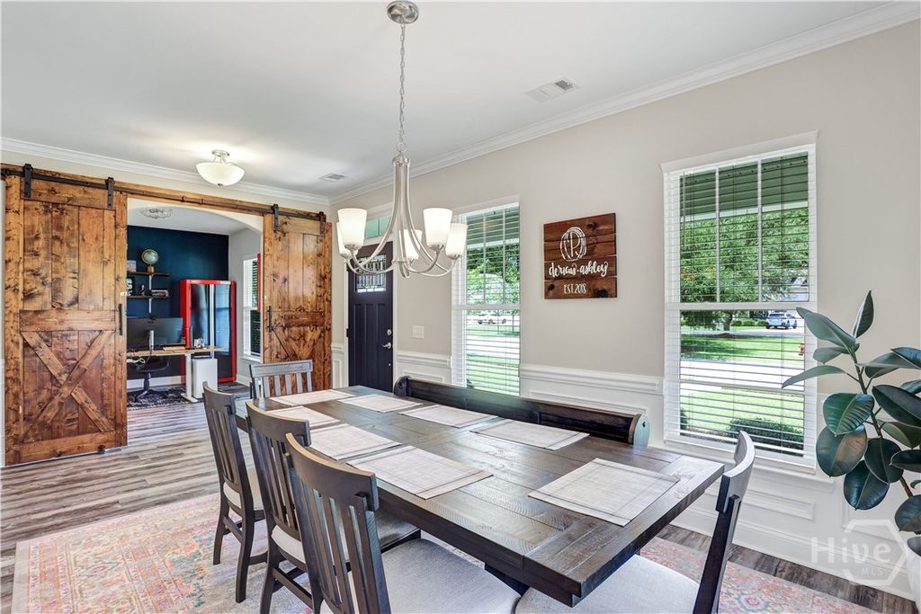 Image 19 of property listing at 7 Gresham Lane, Savannah, GA 31419