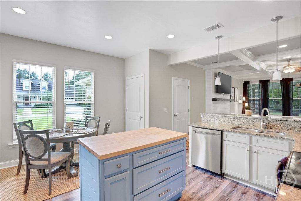 Image 25 of property listing at 7 Gresham Lane, Savannah, GA 31419