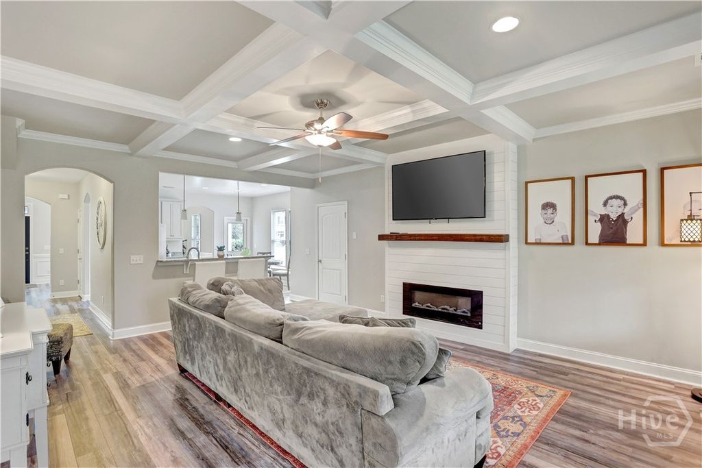 Image 32 of property listing at 7 Gresham Lane, Savannah, GA 31419