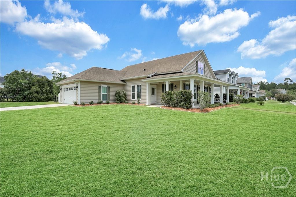 Image 6 of property listing at 7 Gresham Lane, Savannah, GA 31419