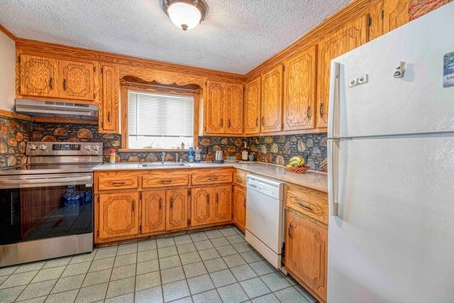 36 Mcgowan St, Fall River, MA 02723
