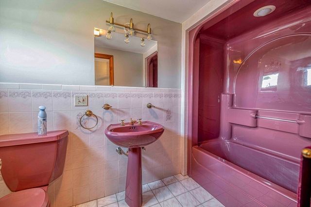 36 Mcgowan St, Fall River, MA 02723