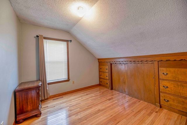 36 Mcgowan St, Fall River, MA 02723