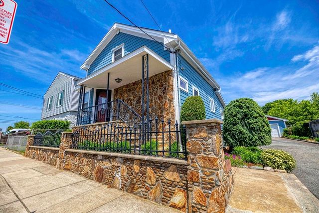 36 Mcgowan St, Fall River, MA 02723