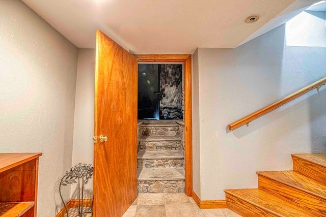 36 Mcgowan St, Fall River, MA 02723