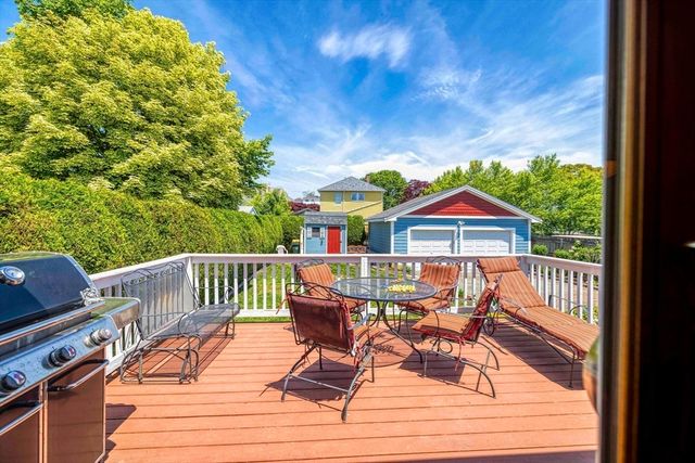 36 Mcgowan St, Fall River, MA 02723