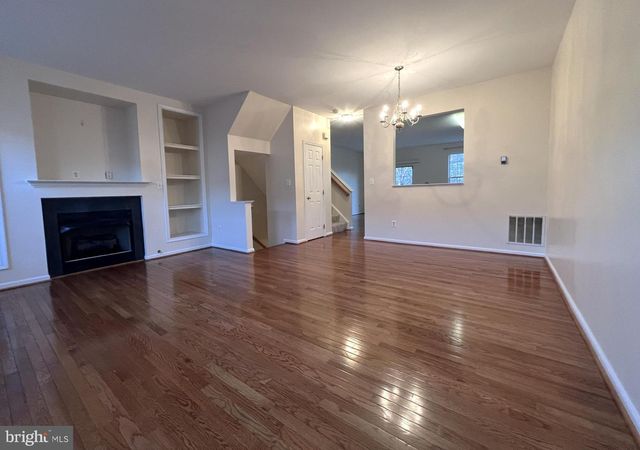 45504 TRAIL RUN TER, Sterling, VA 20164