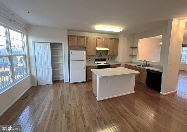 45504 TRAIL RUN TER, Sterling, VA 20164