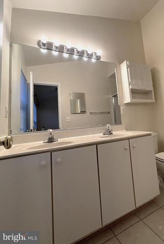 45504 TRAIL RUN TER, Sterling, VA 20164