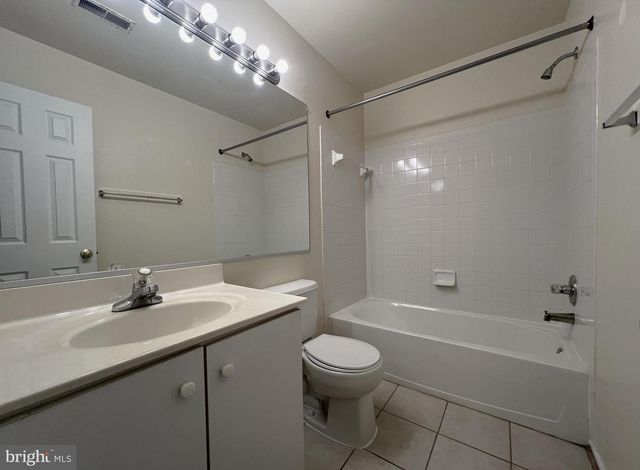 45504 TRAIL RUN TER, Sterling, VA 20164