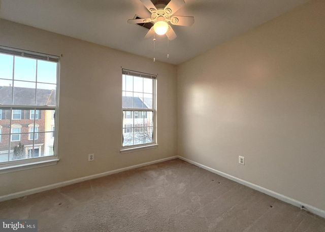 45504 TRAIL RUN TER, Sterling, VA 20164