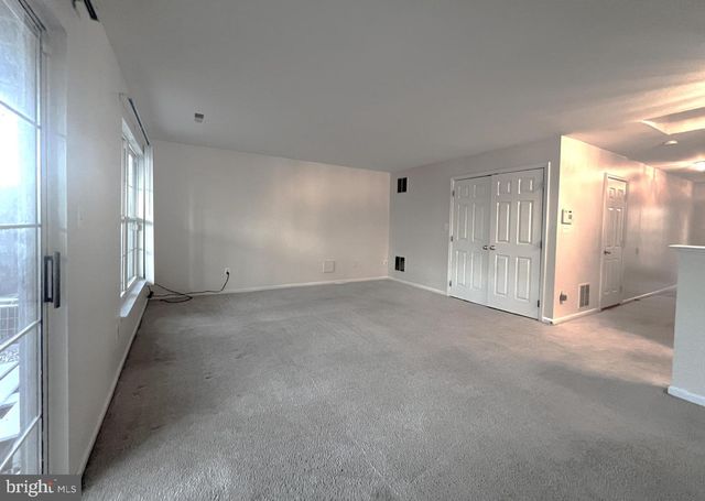 45504 TRAIL RUN TER, Sterling, VA 20164