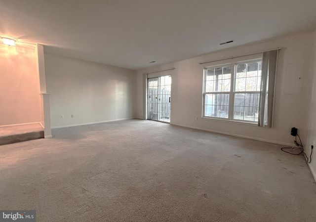 45504 TRAIL RUN TER, Sterling, VA 20164