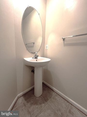 45504 TRAIL RUN TER, Sterling, VA 20164