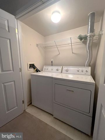 45504 TRAIL RUN TER, Sterling, VA 20164