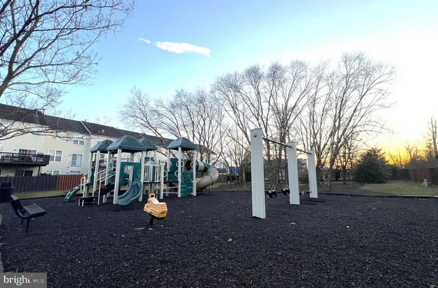 45504 TRAIL RUN TER, Sterling, VA 20164