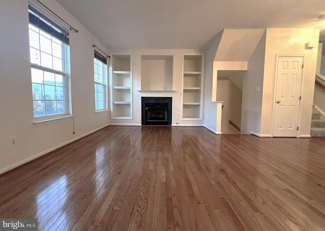 45504 TRAIL RUN TER, Sterling, VA 20164