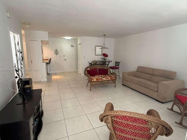5313 Collins Ave 1109, Miami Beach, FL 33140