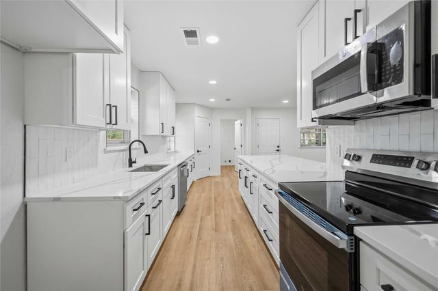 125 La Quinta Drive, Conroe, TX 77304