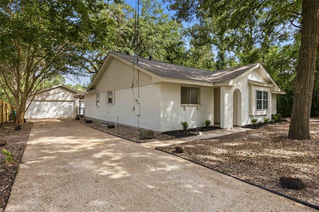 125 La Quinta Drive, Conroe, TX 77304