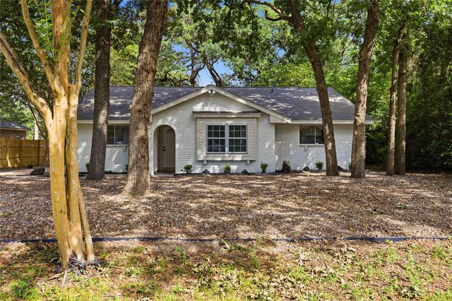 125 La Quinta Drive, Conroe, TX 77304