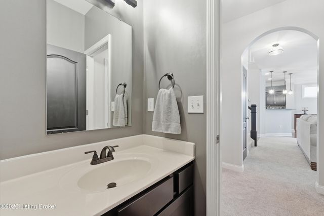17100 Creek Vista Ct, Louisville, KY 40245