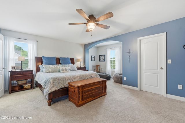 17100 Creek Vista Ct, Louisville, KY 40245