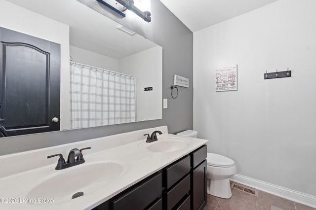 17100 Creek Vista Ct, Louisville, KY 40245