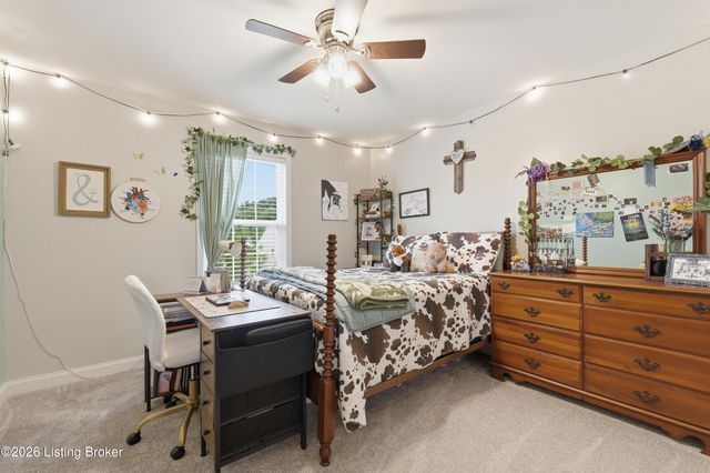 17100 Creek Vista Ct, Louisville, KY 40245