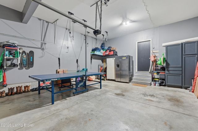 17100 Creek Vista Ct, Louisville, KY 40245