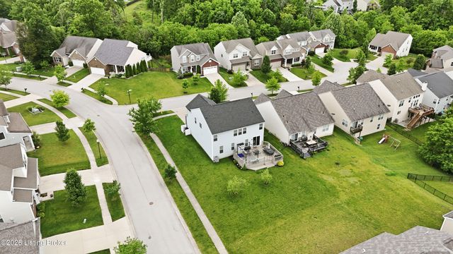 17100 Creek Vista Ct, Louisville, KY 40245
