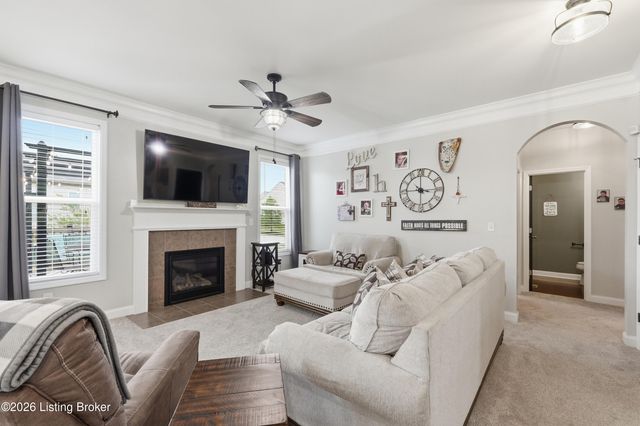 17100 Creek Vista Ct, Louisville, KY 40245