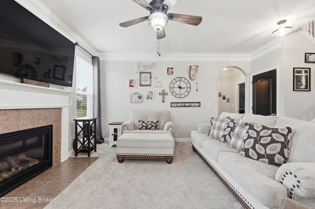17100 Creek Vista Ct, Louisville, KY 40245