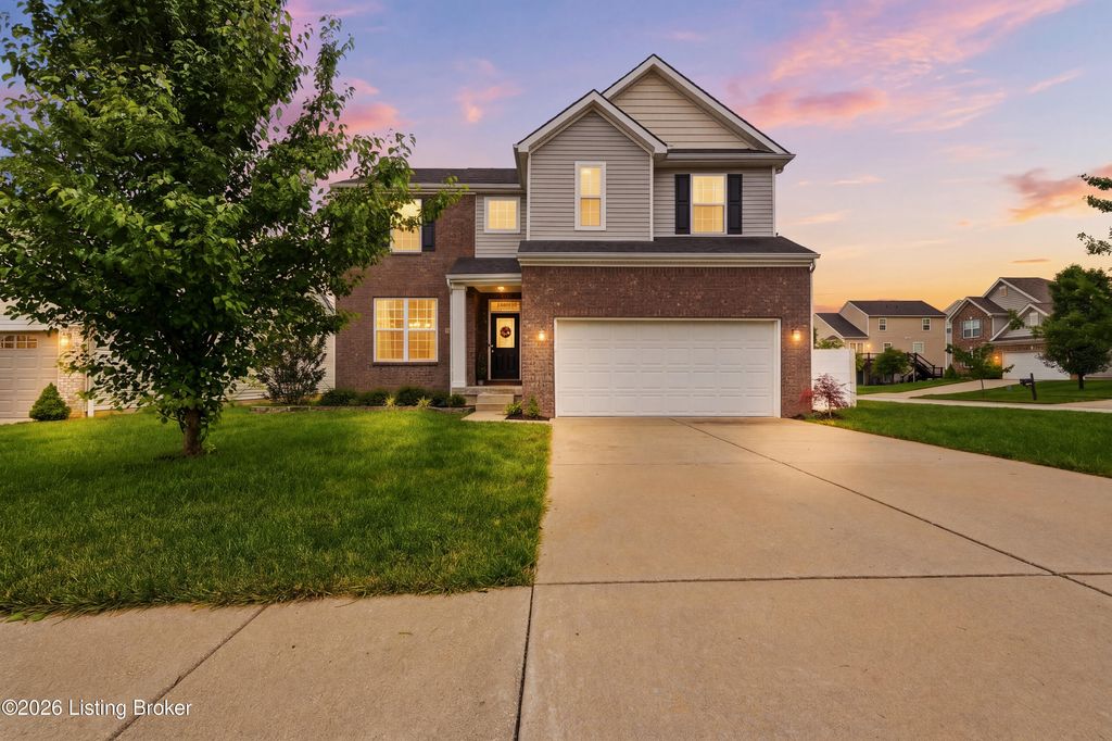 17100 Creek Vista Ct, Louisville, KY 40245