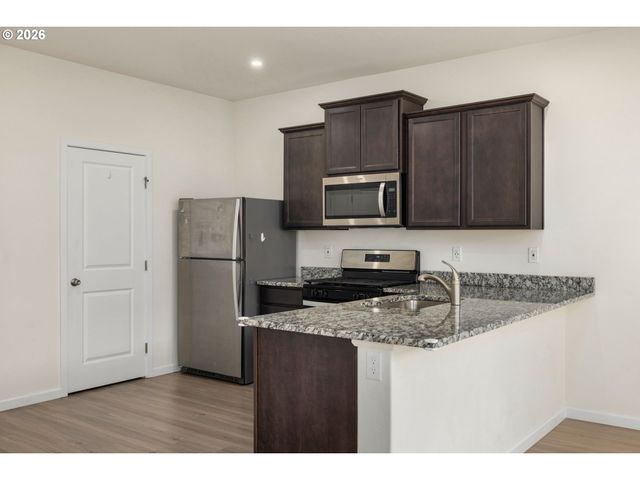 3974 Sw KNAPP Dr, Gresham, OR 97080