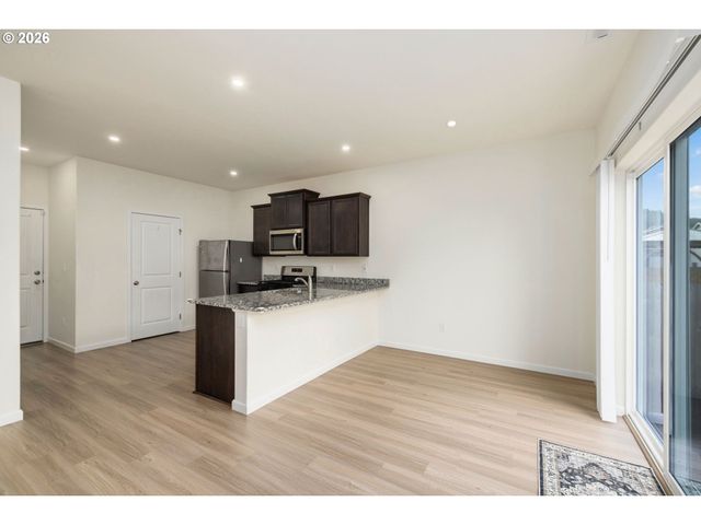 3974 Sw KNAPP Dr, Gresham, OR 97080