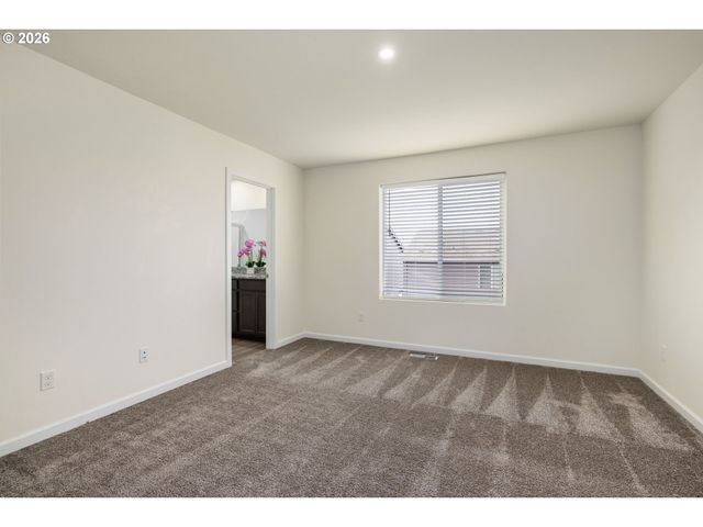 3974 Sw KNAPP Dr, Gresham, OR 97080