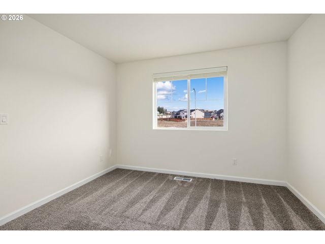 3974 Sw KNAPP Dr, Gresham, OR 97080