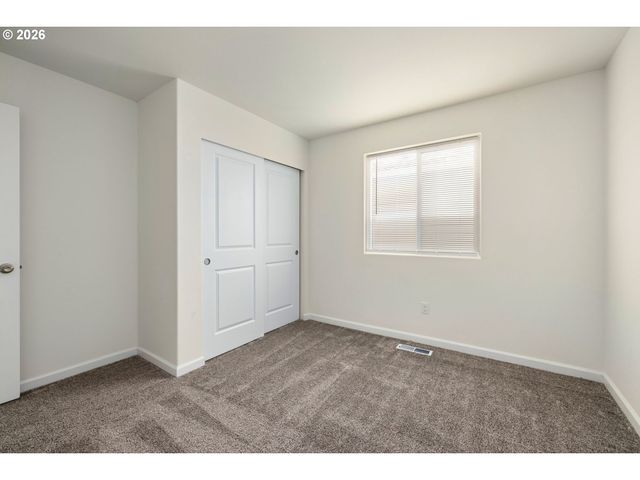 3974 Sw KNAPP Dr, Gresham, OR 97080