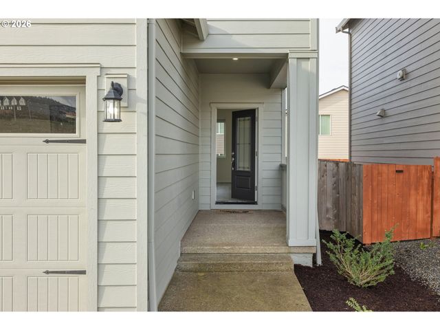 3974 Sw KNAPP Dr, Gresham, OR 97080