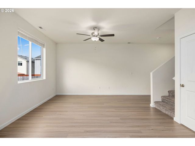 3974 Sw KNAPP Dr, Gresham, OR 97080