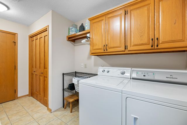 1250 N Pine Grove Ct, Wichita, KS 67212