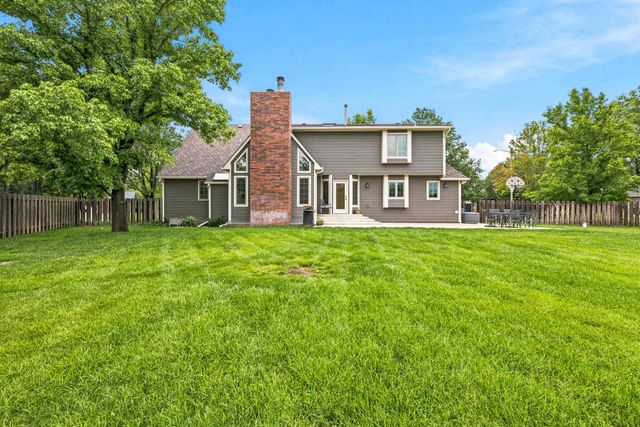 1250 N Pine Grove Ct, Wichita, KS 67212