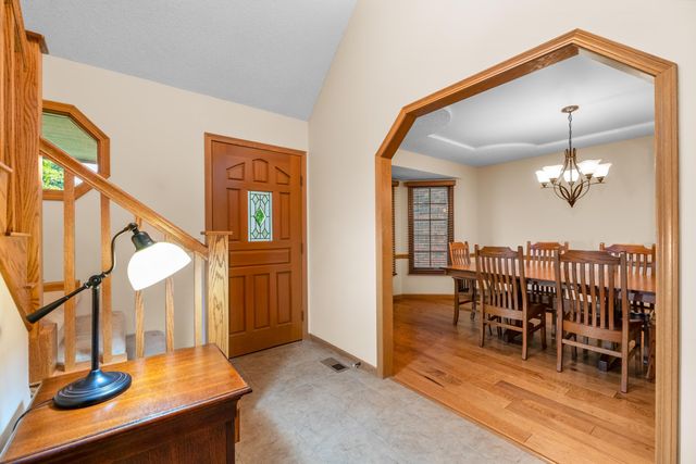 1250 N Pine Grove Ct, Wichita, KS 67212